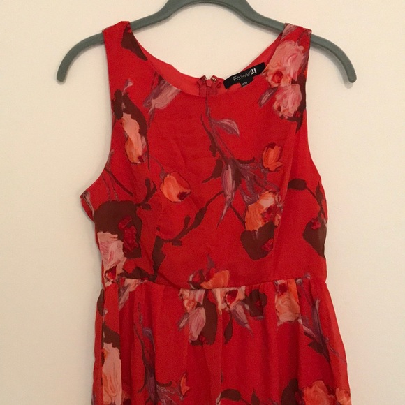 Sunday Brunch Dress for this Summer - Picture 1 of 4